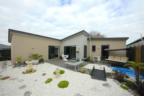 Photo of property in 11 Glenbarr Lane, Broomfield, Christchurch, 8042