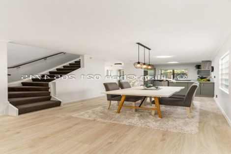 Photo of property in 27 Verdale Circle, Glen Eden, Auckland, 0602