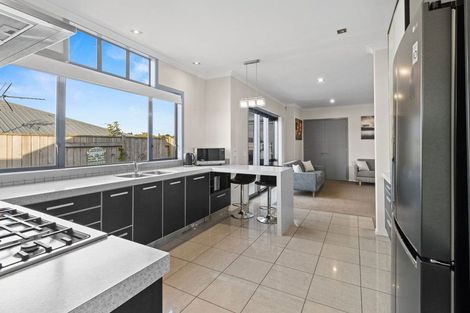 Photo of property in 48 Karamea Street, Whalers Gate, New Plymouth, 4310