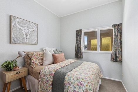 Photo of property in 33 Palm Avenue, Lyall Bay, Wellington, 6022