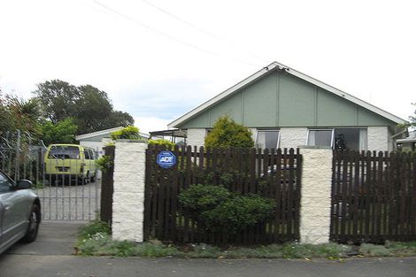 Photo of property in 74 Englefield Road, Northwood, Christchurch, 8051