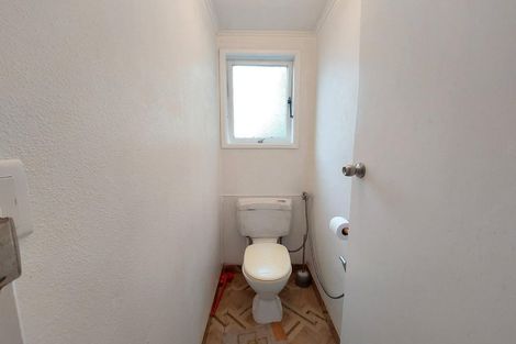 Photo of property in 9b Ware Place, Pakuranga Heights, Auckland, 2010