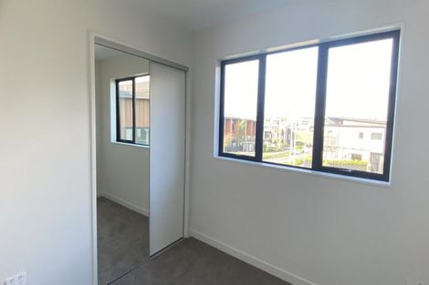 Photo of property in 1 Tawatawa Street, Long Bay, Auckland, 0630