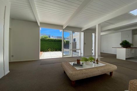 Photo of property in 3/252 Hurstmere Road, Takapuna, Auckland, 0622
