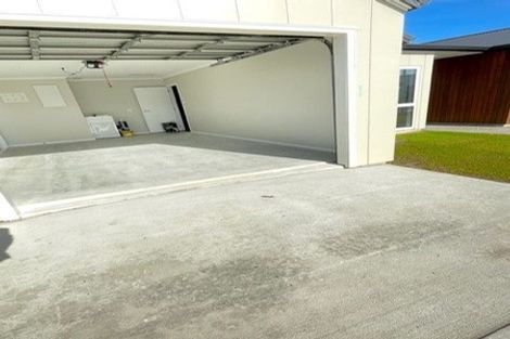 Photo of property in 5 Koru Loop, Paraparaumu, 5032