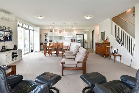 Photo of property in 37 Landmark Terrace, Orewa, 0931