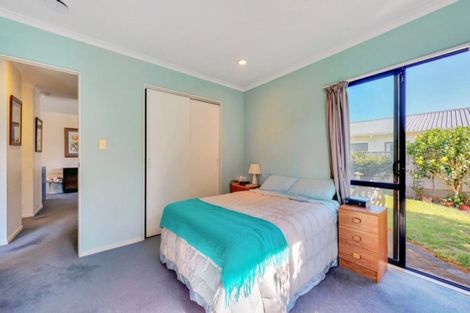 Photo of property in 35 Waipuna Grove, Welcome Bay, Tauranga, 3112