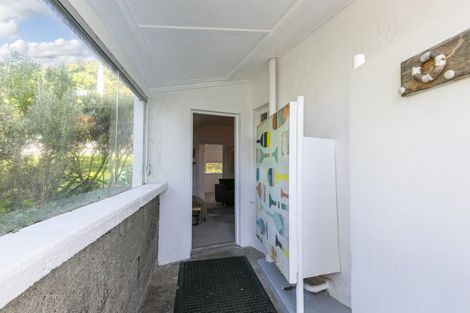 Photo of property in 281 Queens Drive, Lyall Bay, Wellington, 6022