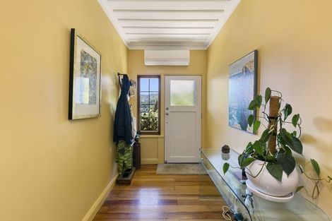 Photo of property in 17 Torwood Road, Khandallah, Wellington, 6035