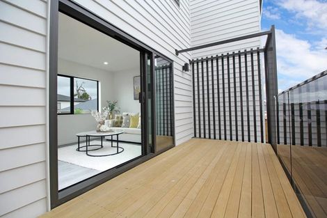 Photo of property in 58e Friesian Drive, Mangere, Auckland, 2022