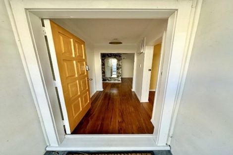 Photo of property in 5 Johnston Grove, Taita, Lower Hutt, 5011