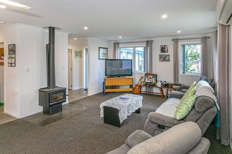 Photo of property in 80 Golden Shore Place, Coromandel, 3506