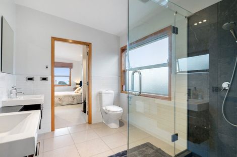 Photo of property in 2 Arakan Way, Khandallah, Wellington, 6035