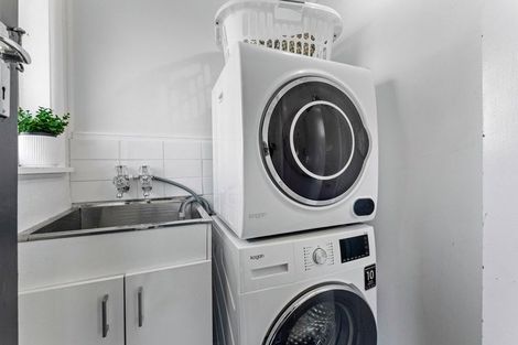 Photo of property in 1/15 Stanley Avenue, Milford, Auckland, 0620