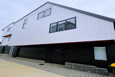 Photo of property in 14b Elcoat Avenue, Te Atatu South, Auckland, 0610