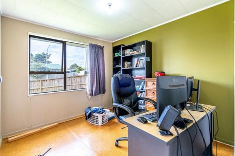 Photo of property in 2 Harrington Road, Henderson, Auckland, 0610