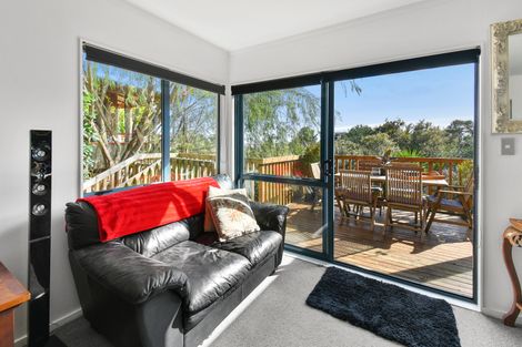 Photo of property in 18 Gibbs Crescent, Red Hill, Papakura, 2110