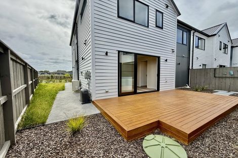 Photo of property in 140 Vintry Drive, Kumeu, 0810