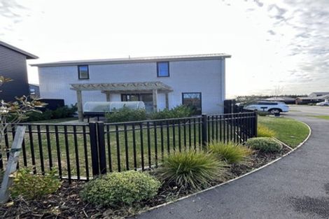 Photo of property in 38 Miromiro Street, Broomfield, Christchurch, 8042