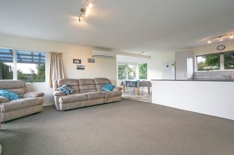 Photo of property in 20 Imperial Place, Henderson, Auckland, 0612