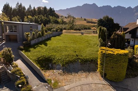 Photo of property in 10 Cypress Court, Kelvin Heights, Queenstown, 9300