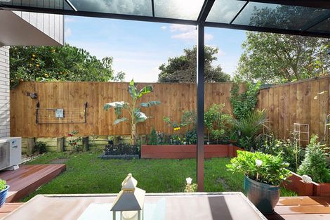 Photo of property in 10/47 Arawa Street, New Lynn, Auckland, 0600