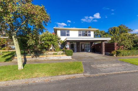Photo of property in 1 Guernsey Place, Fitzherbert, Palmerston North, 4410