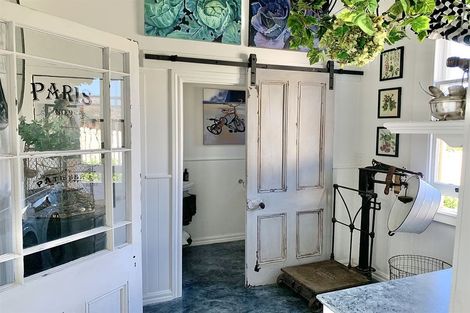 Photo of property in 22 Domain Road, Waipawa, 4210