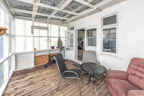 Photo of property in 40 Hussey Street, Waverley, 4510
