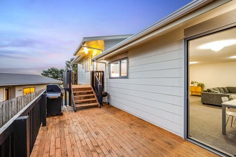Photo of property in 4 Staysail Place, Whitby, Porirua, 5024