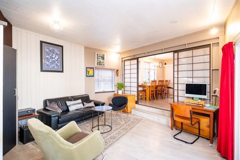 Photo of property in 2 Jarvis Place, Taradale, Napier, 4112