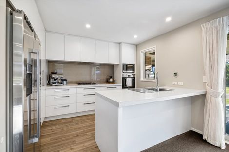 Photo of property in 52 Bradbury Avenue, Rolleston, 7614
