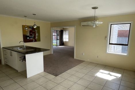 Photo of property in 132 Avonhead Road, Avonhead, Christchurch, 8042