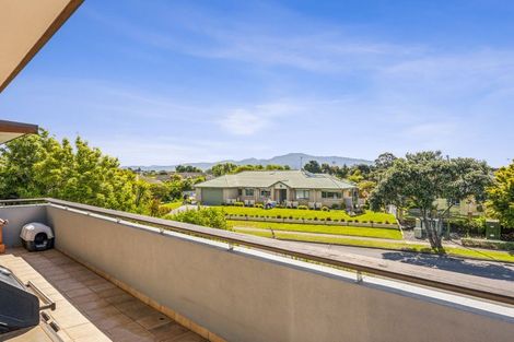 Photo of property in 8 Millennium Hill, Paraparaumu, 5032