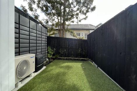 Photo of property in 3/3 Fairdale Place, Birkdale, Auckland, 0626
