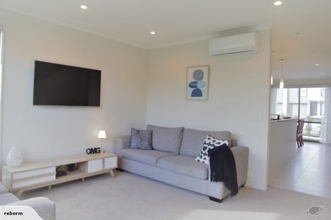 Photo of property in 17 Costa Viva Crescent, Karaka, Papakura, 2113