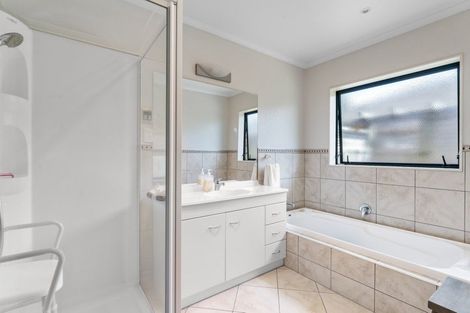 Photo of property in 15 Popata Close, Papamoa Beach, Papamoa, 3118