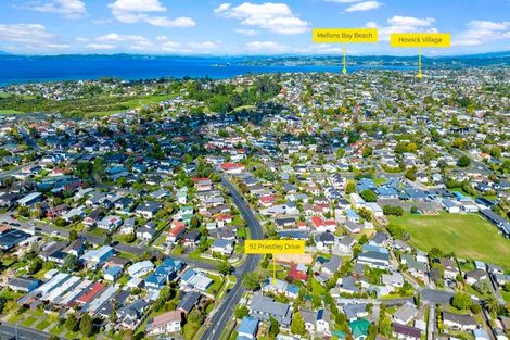 Photo of property in 92 Priestley Drive, Bucklands Beach, Auckland, 2014