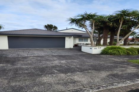 Photo of property in 12 Shelter Grove, Frankleigh Park, New Plymouth, 4310