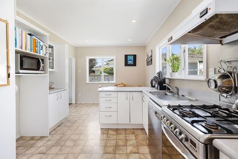 Photo of property in 28 Findlay Street, Tawa, Wellington, 5028