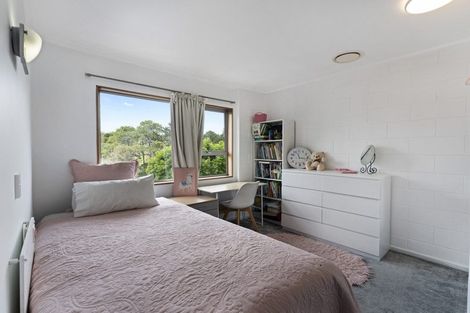 Photo of property in 2/39c Coronation Road, Hillcrest, Auckland, 0627