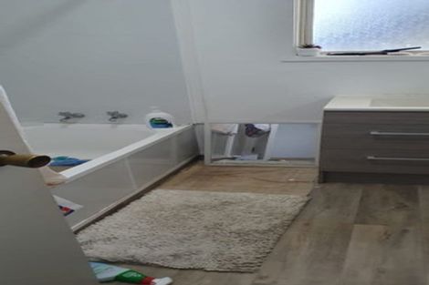 Photo of property in 2/12 Glenlea Place, Flat Bush, Auckland, 2019