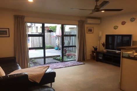Photo of property in 7/17 Harbour View Road, Te Atatu Peninsula, Auckland, 0610