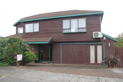 Photo of property in 32 Burbank Crescent, Churton Park, Wellington, 6037