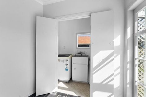 Photo of property in 17 Brown Street, Hamilton East, Hamilton, 3216