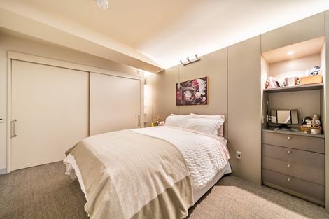 Photo of property in Gerondis Bldg Apartments, 206/60 Willis Street, Wellington Central, Wellington, 6011