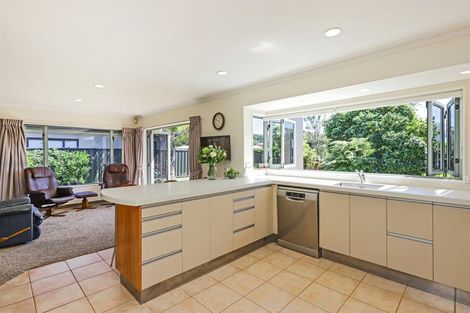 Photo of property in 28 Kensington Drive, Taradale, Napier, 4112