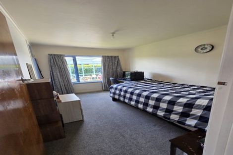 Photo of property in 521 East Coast Road, Murrays Bay, Auckland, 0630
