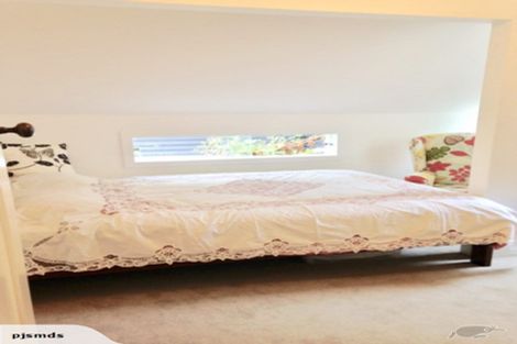 Photo of property in 8 Glen Road, Kelburn, Wellington, 6012