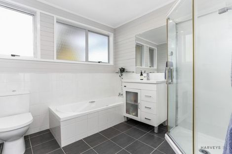 Photo of property in 7 Stallard Place, Glen Eden, Auckland, 0602